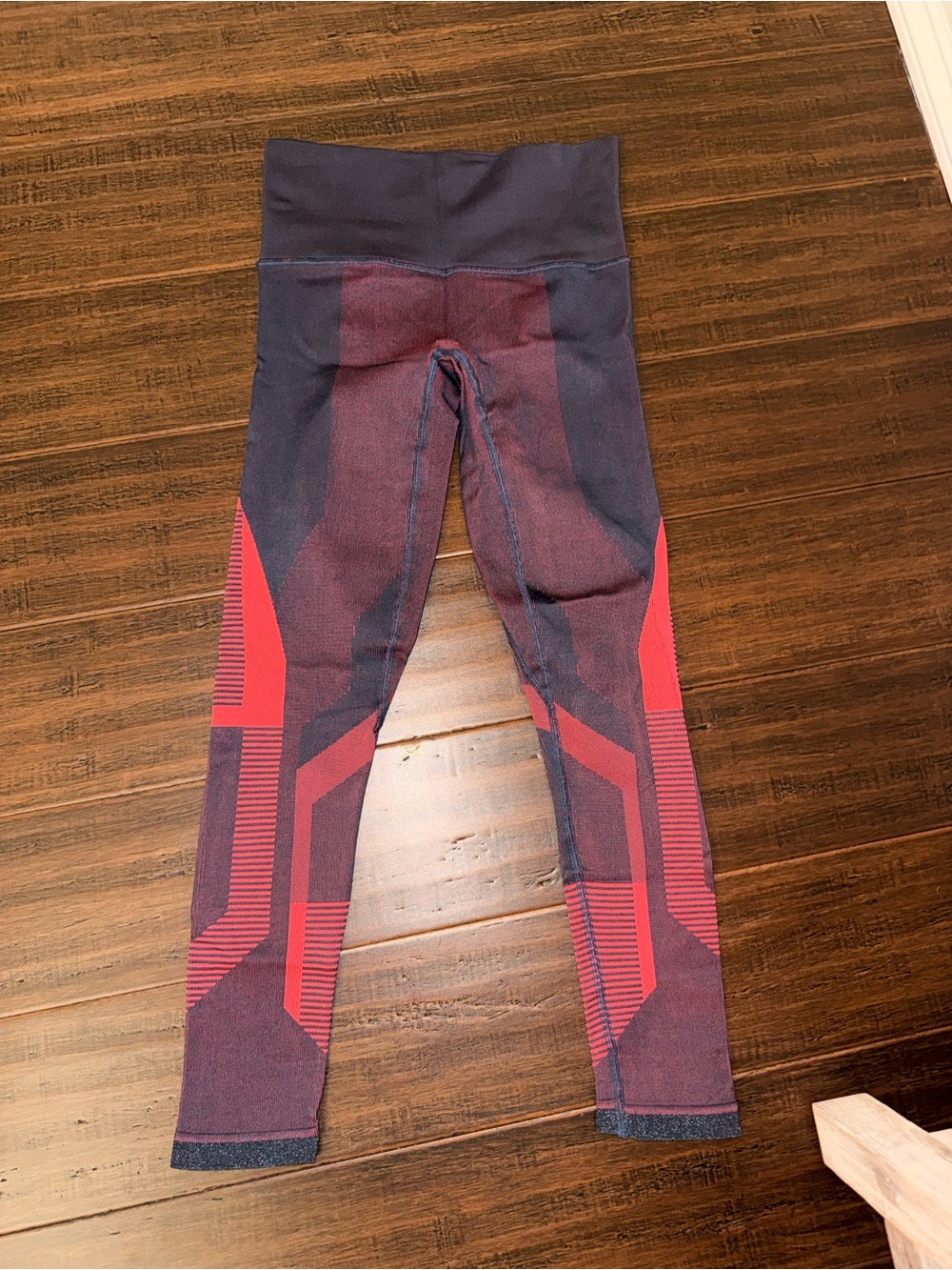 High-Waist Seamless Leggings in Navy and Red